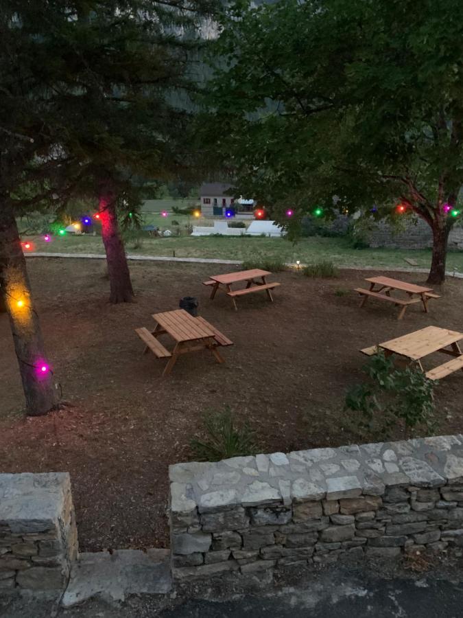 La Voutee 5 Epis Avec Bain Finlandais Prive Au Manoir Du Charme Gorges Du Tarn Bed & Breakfast Quezac  ภายนอก รูปภาพ