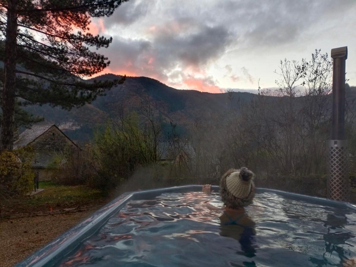 La Voutee 5 Epis Avec Bain Finlandais Prive Au Manoir Du Charme Gorges Du Tarn Bed & Breakfast Quezac  ภายนอก รูปภาพ